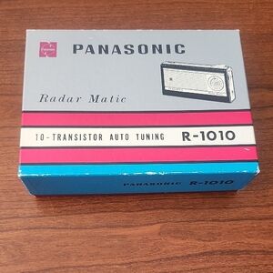 1967 Panasonic R-1010 Radar Matic Radio Box